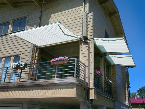 La forma correcta de abrir un toldo cofre completo.