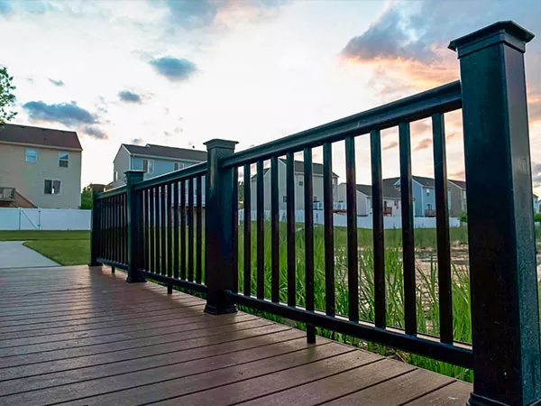 ¿Por qué las barandillas metálicas son una 