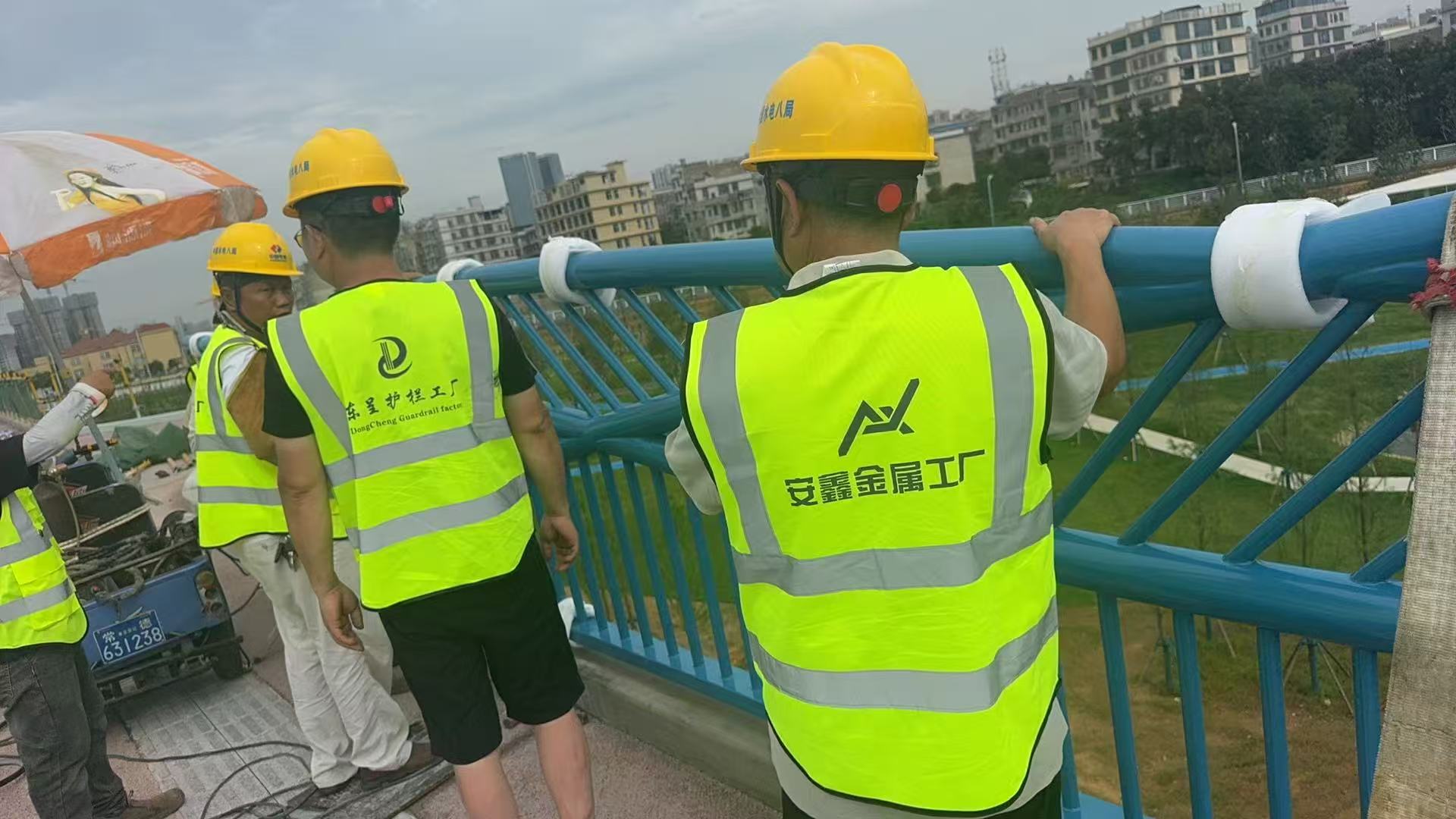 Proyecto de barandilla de puente completado con éxito