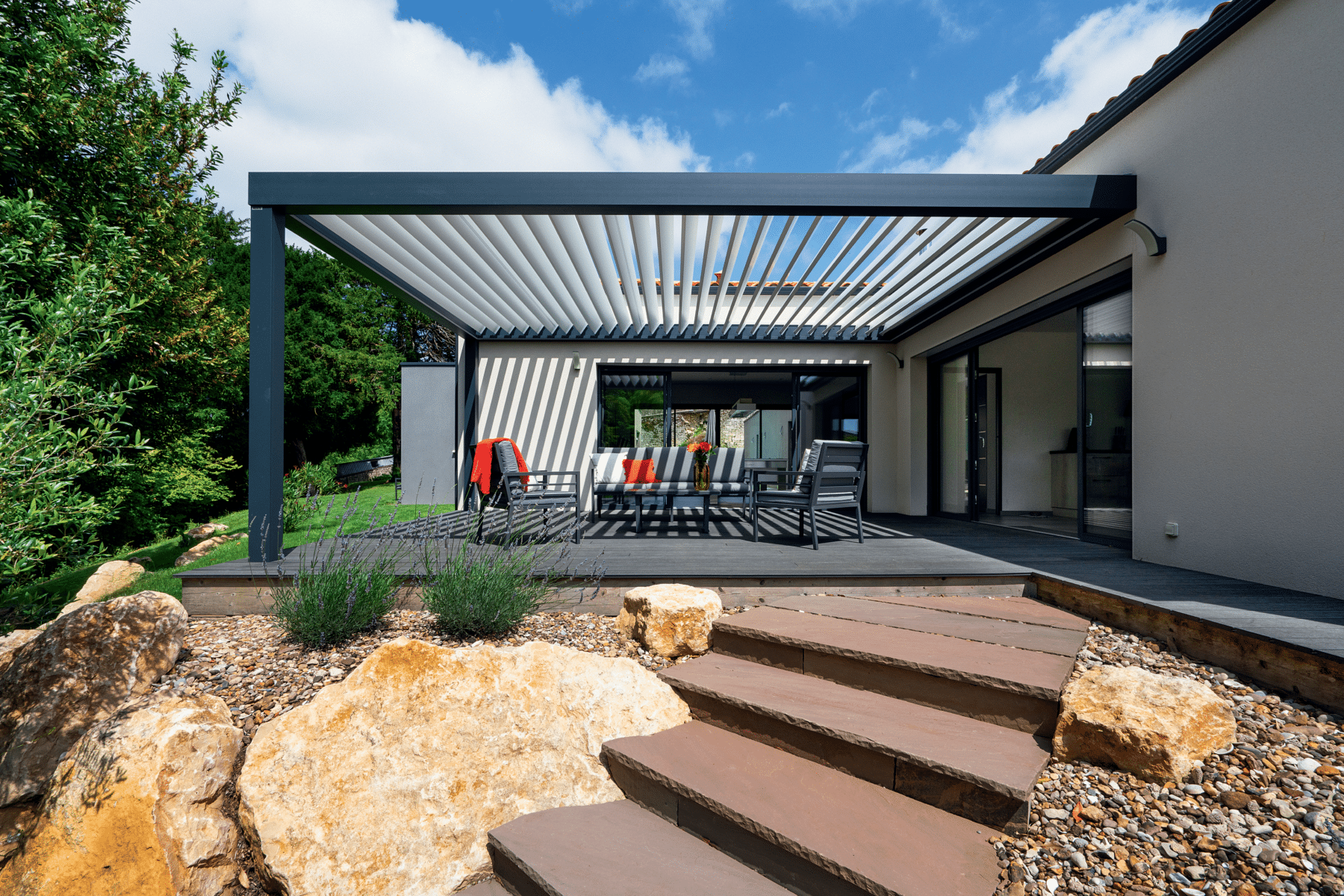 ¿Qué es mejor, una pérgola de madera o una pérgola de aluminio?