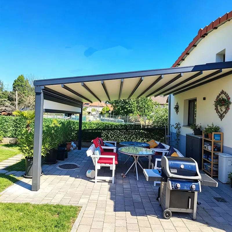 Pérgola de pared con techo retráctil